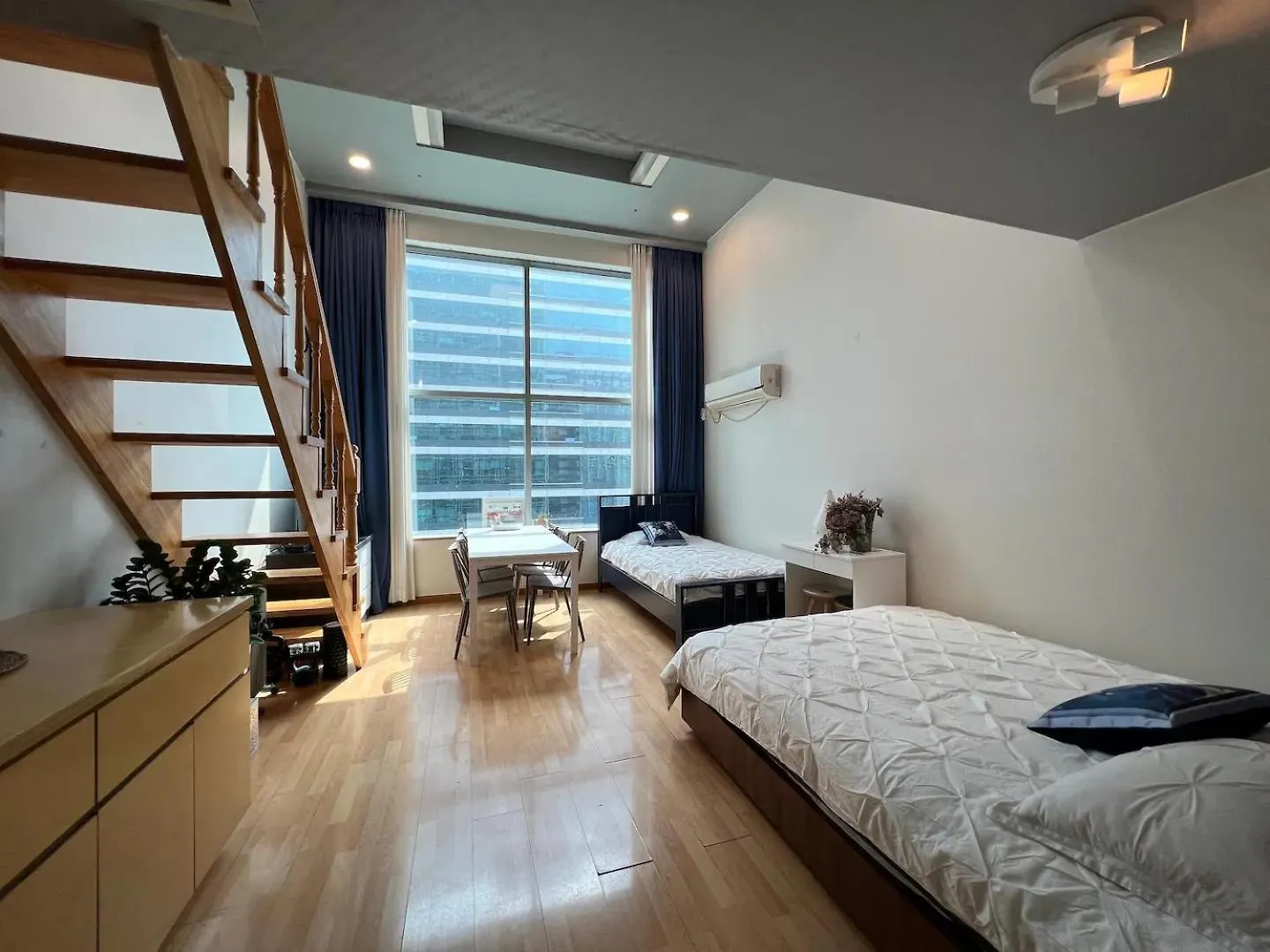 Oasis Hongdae City View Szöul